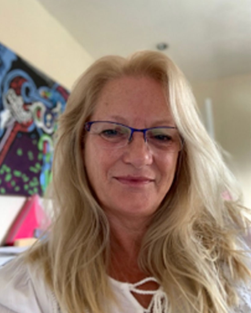 Annamarie Brant<br />
Fundraising Manager